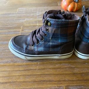 Genuine Kids by OshKosh Toddler Sneaker Boots
